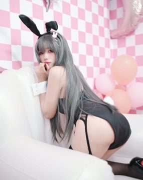 咬一口兔娘 – 樱岛麻衣兔女郎