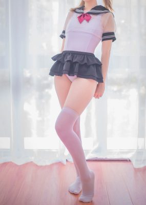 白金Saki – 学生服