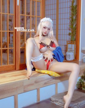 日本性感萝莉Byoru – Marin Red
