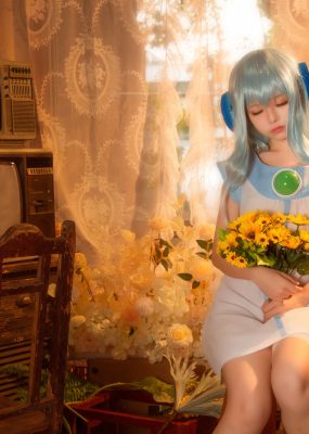 网红COS G44不会受伤 – 八音盒