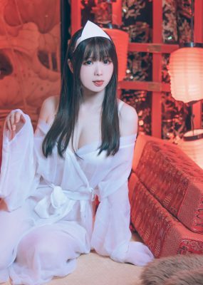 微博妹纸霜月shimo – 万圣