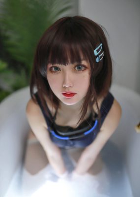 网红COS 您的蛋蛋 – 夏日泳装 浴缸