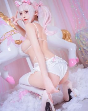 萌系小姐姐蜜汁猫裘 – 糖果假期