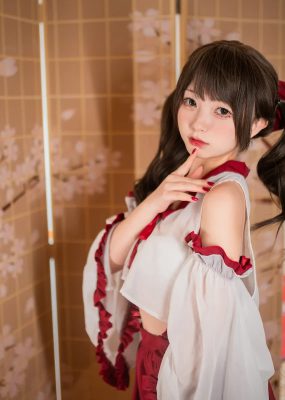 花铃 – 小巫女