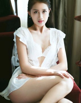 晴儿Anne《五官精致颜值清新秀丽》 花漾Show Vol.009