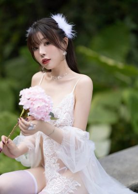 秀人网 No.4704 芝芝Booty 丝袜美腿性感写真