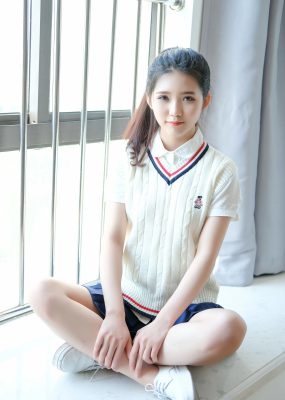可爱的小叶子《校服软妹》 优星馆UXING VOL.056