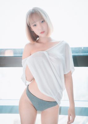 [ARTGRAVIA] VOL.062 姜仁卿 – 丁字裤+T恤衫+网袜兔女郎