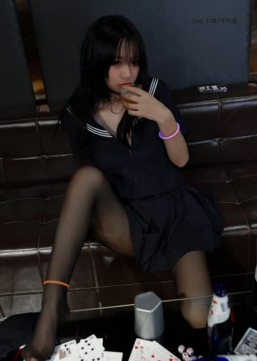 网红COS 柒柒要乖哦 – 反差JK少女