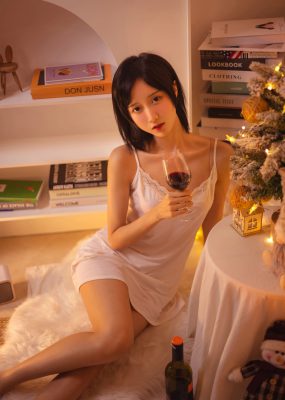 萌系小姐姐木绵绵OwO – 红酒好喝