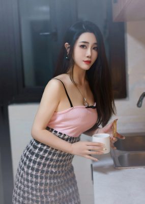 秀人网 No.6799 严利娅Yuliya 丰腴美臀