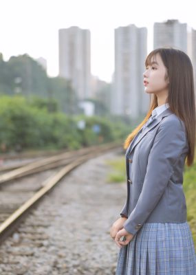 微博福利姬镜酱 私奔之制服