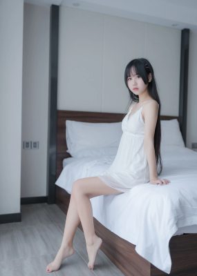 阳光美少女萌芽儿o0 白色私房