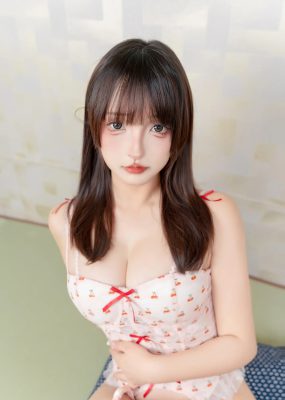 神楽坂真冬 – 睡衣少女