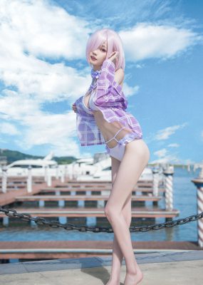 [萝莉COS] 小妖精你的负卿 – 玛修泳装