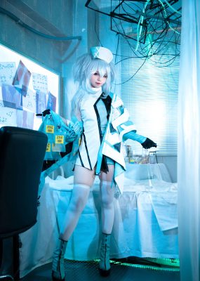 网红COS G44不会受伤 – PA-15 芙洛伦