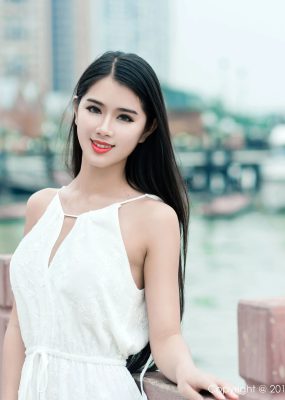 啊宝宝《纯情少女，丰乳肥臀》 御女郎DKGirl VOL.025