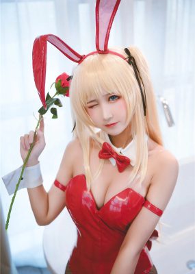微博妹子三度_69 – 黑丝兔女郎