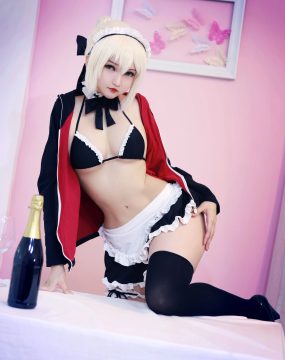 Coser小姐姐Potato Godzilla – Saber Alter Maid