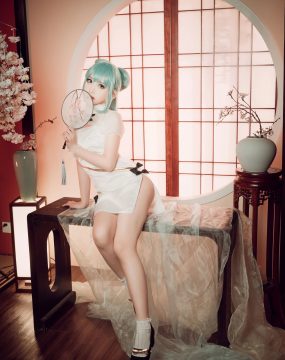 可爱人气Coser面饼仙儿 – 初音旗袍