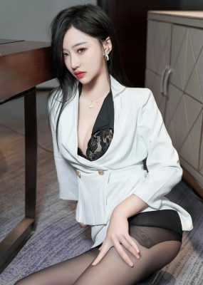 秀人网 No.6900 妙可可Cheese 魅惑黑丝性感写真