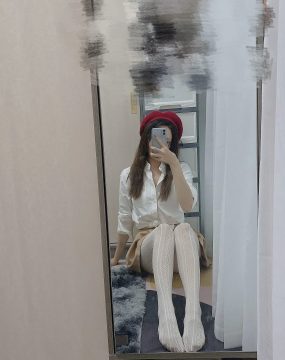 秋和柯基(夏小秋秋秋) – 圣诞自拍