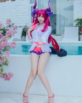 网红COS 九曲Jean – 龙娘泳装
