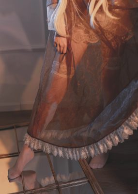 福利姬嘎潼 – 透明女仆