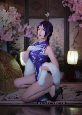 人气Coser二佐Nisa Fate奶光旗袍