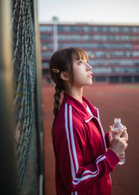 网红COS Kitaro_绮太郎 红色运动服女孩