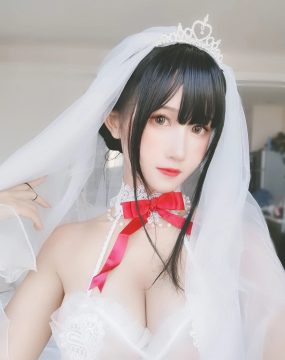 微博妹子三度_69 – 婚纱孔雀翎