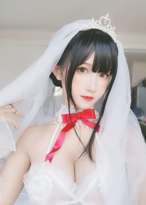微博妹子三度_69 – 婚纱孔雀翎
