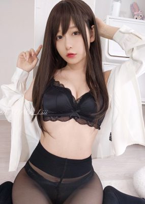 迷之呆梨(发条少女)[fantia] – 先輩、何見てん？