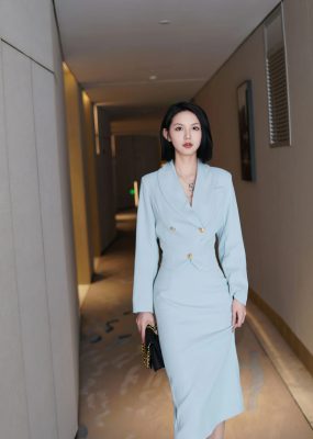 秀人网 No.6885 乔一一 诱人原色丝袜性感写真