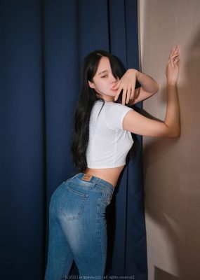 [ARTGRAVIA] VOL.244 Inah – 紧身牛仔裤的诱惑