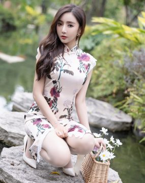 秀人网 No.4688 王馨瑶yanni 旗袍美腿丝袜写真