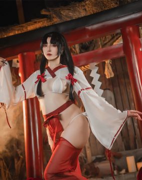 Natsuko夏夏子 – 祈愿巫女