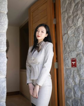 秀人网 No.6951 安然anran 灰色职业Ol泰国旅拍