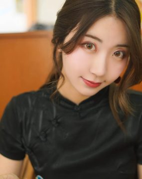 人气Coser黑川 旗袍
