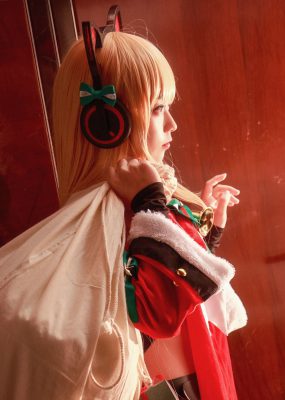 网红COS G44不会受伤 – TMP圣诞