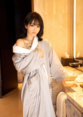秀人网 No.4664 奶瓶. 美腿清纯大学生写真