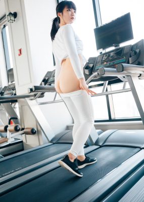 [Loozy] Kissme – Strip Fitness