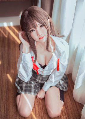 Sally Dorasnow – Sayu