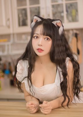 大眼萌妹黑猫猫OvO 厨房