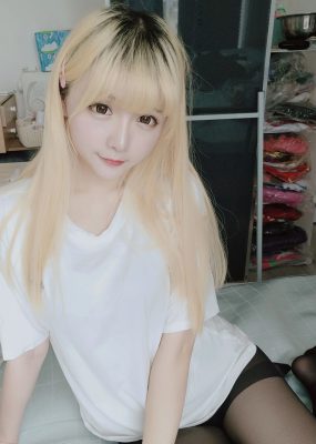 Coser小姐姐星之迟迟 白T恤