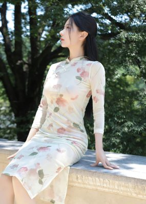 秀人网 No.7168 尹甜甜 米色旗袍性感写真
