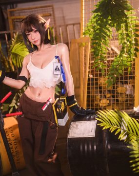 网红COS 阿包也是兔娘 – 明日方舟 森蚺