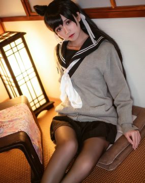 鳗鱼霏儿 – 碧蓝航线 校服