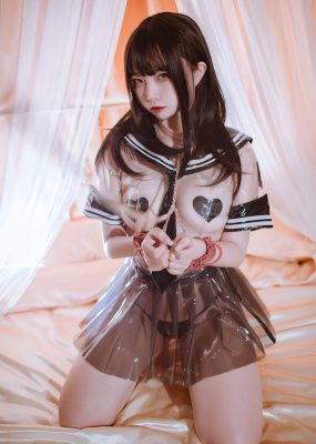 人气Coser二佐Nisa – 透明JK
