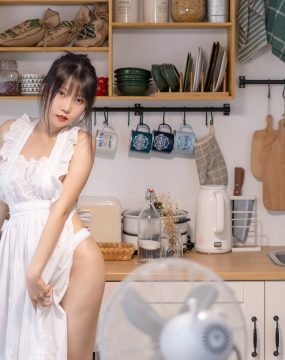 香草喵露露写真 – 厨娘